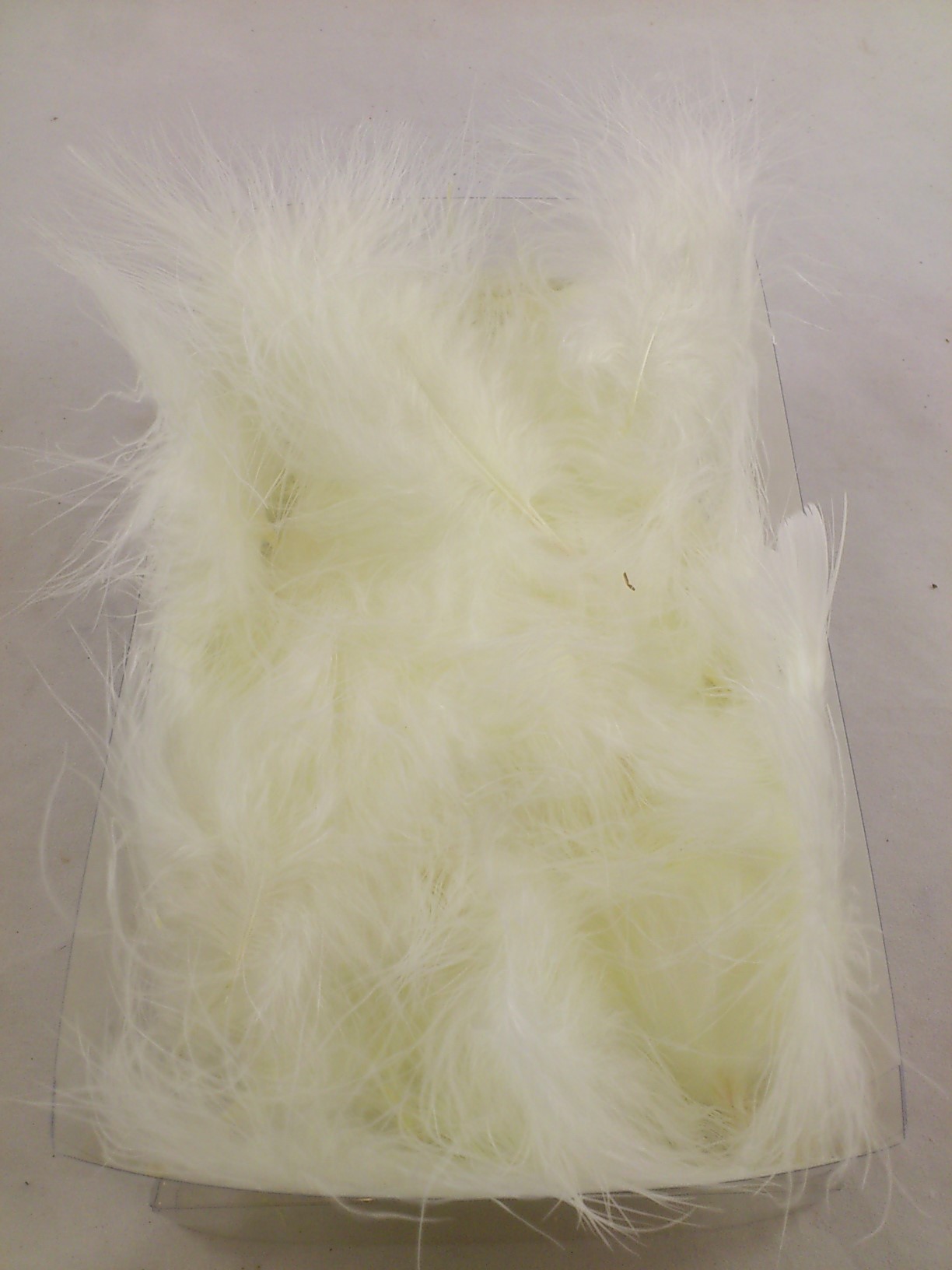 Feathers marabou box 20x12x5 cm pearl