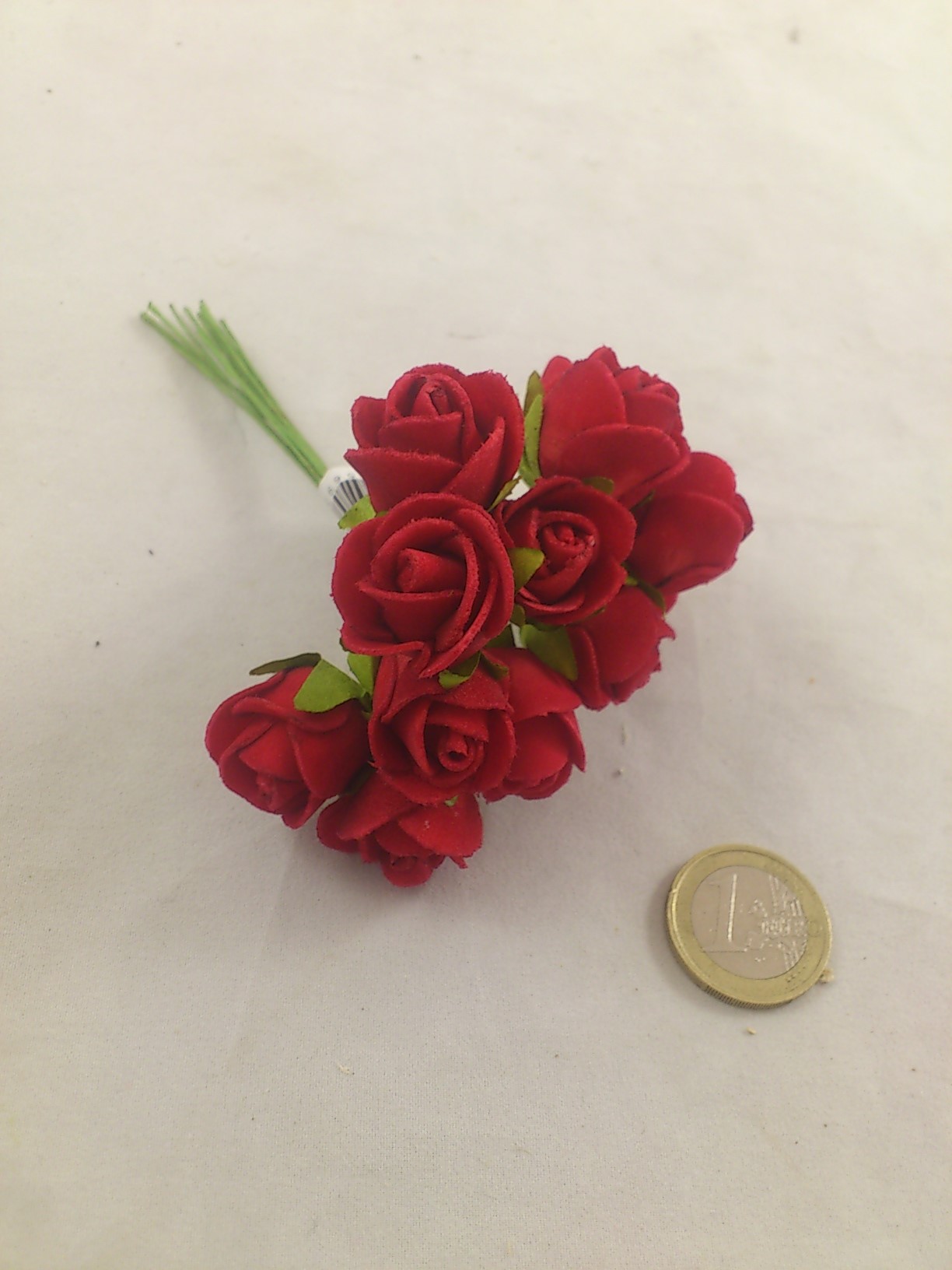 Foam mini roos 2 cm rood (12 st.)