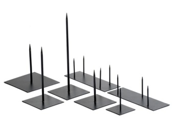 Metalen Pin op Voet 25x25x25 cm