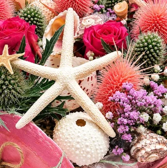 DIY-box Zomertaart bloemstuk maken met steekschuim 22 cm schelpen droogbloemen en versgroen ontwerp Carlein Tukkers - Denterg