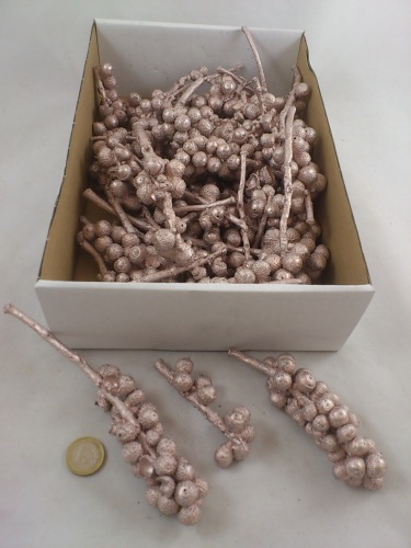 Acorn on branch rose gold 600 gr.