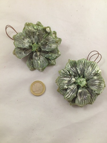 Pinecone flower green white-wash 12 p.