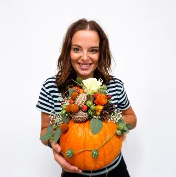 DIY Herfst Grote Pompoen arrangement - Carlein Tukkers - Dentergem - bloemschikmateriaaL