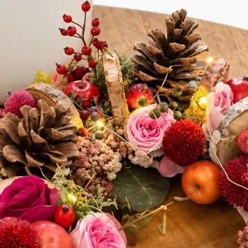 DIY-pakket Herfstslinger op plank Carlein Tukkers Leer bloemschikken detail Bloemschikmateriaal Dentergem