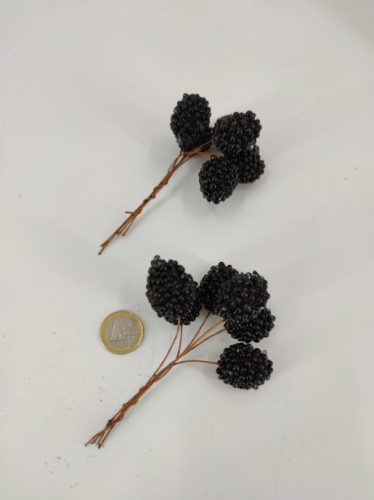 Black berries 12 p. D2.8cm