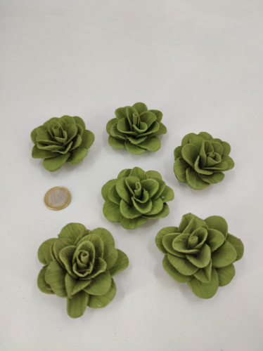 Wooden roses 6 cm 6 p. green