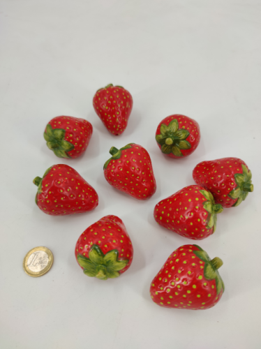 Strawberry ceramic 6 cm 9 pcs.