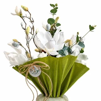 Magnolia kunstboeket wit zijden bloemen 60 cm 5 takken met 3 grote en 1 kleine magnolia en eucalyptus voor cadeau en woondeco